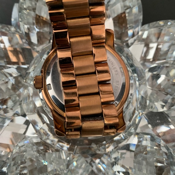 Authentic Michael Kors rose gold watch - Picture 5 of 5